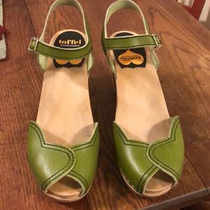 Toffee Swedish Hasbeens wooden. Size 9 pre owned